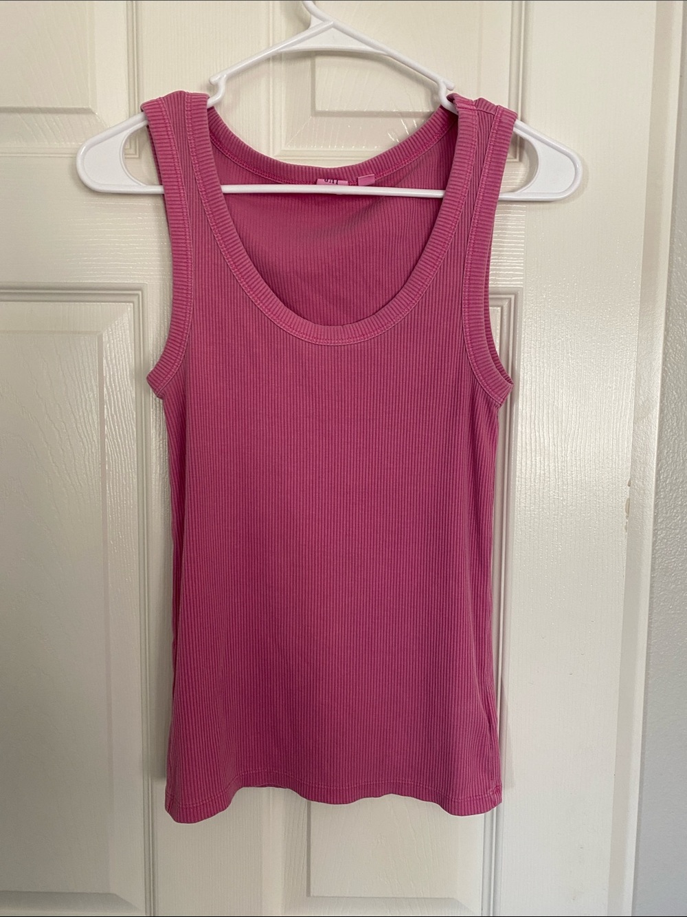 Gap Ribbed Scoop Neck Tank Top in Washed Pink